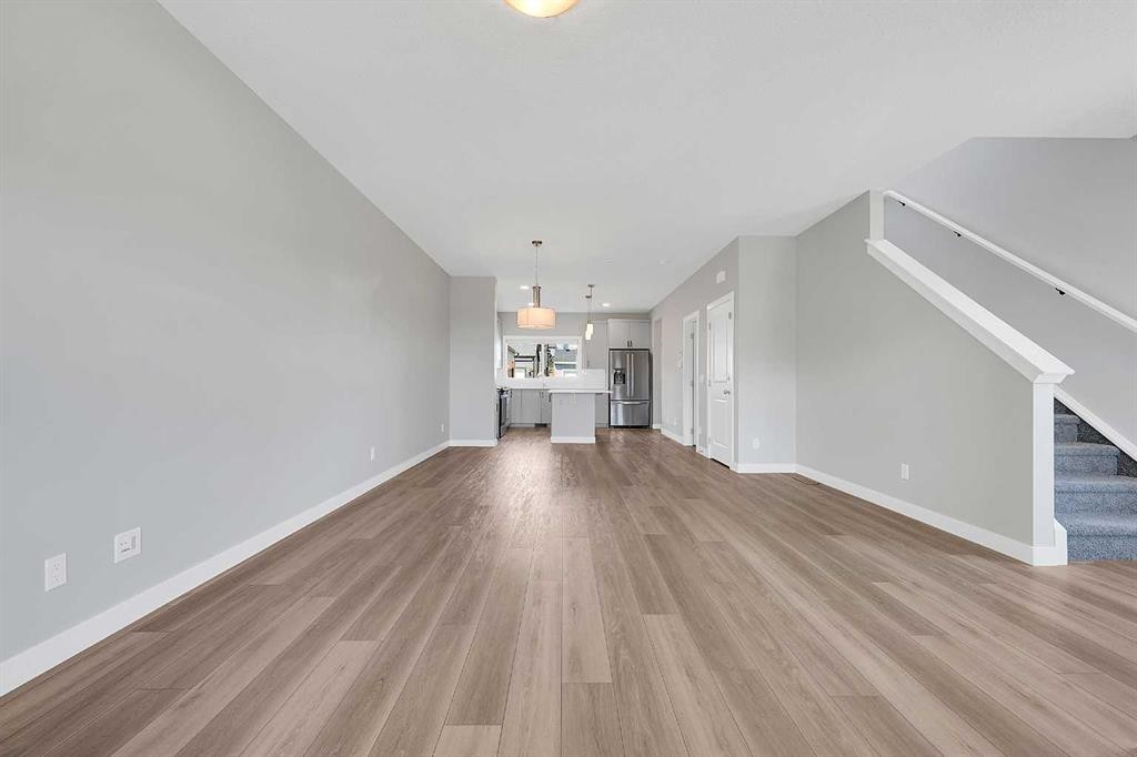125 Edith Gate Nw, Calgary, AB