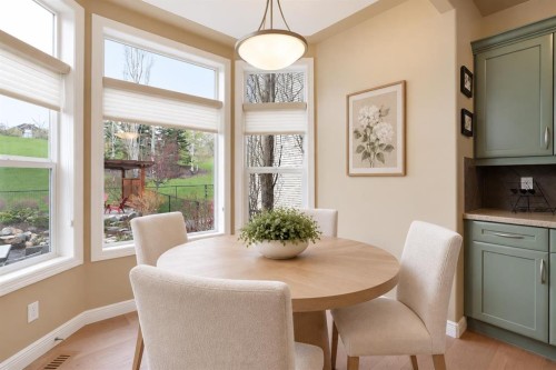 30 Discovery Ridge Gardens Sw, Calgary, AB 