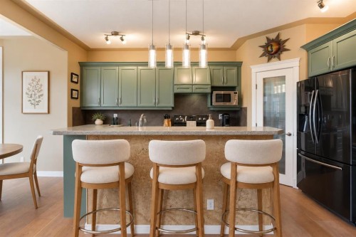 30 Discovery Ridge Gardens Sw, Calgary, AB 