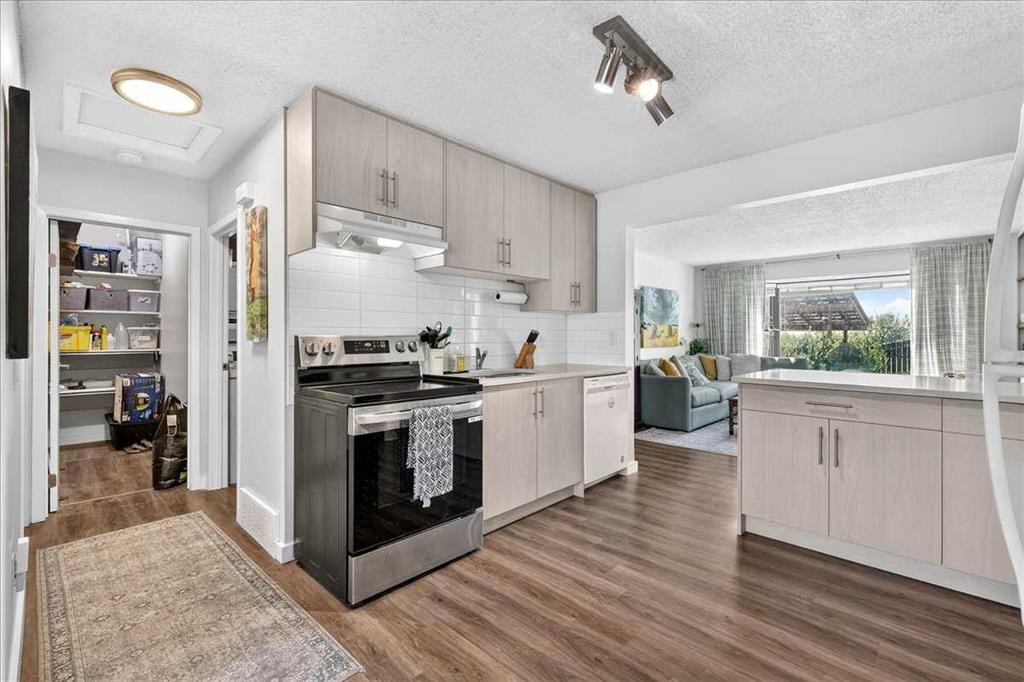 227 Lynnwood Drive Se, Calgary, AB