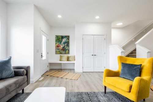 713 Clearview Green  Chestermere, AB T2P 2G7
