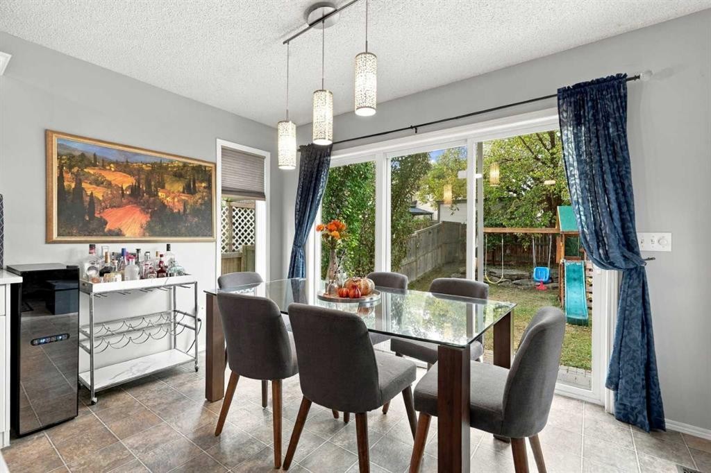 27 Chapman Close Se, Calgary, AB