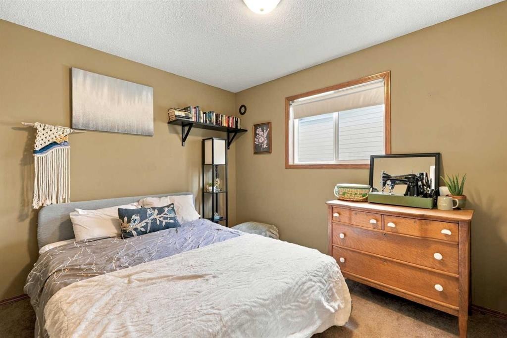27 Chapman Close Se, Calgary, AB