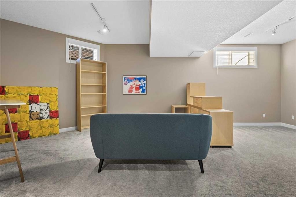 49 Prominence Park Sw, Calgary, AB