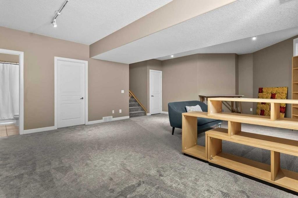 49 Prominence Park Sw, Calgary, AB