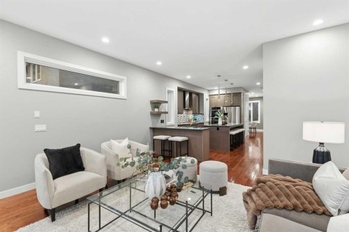2207 32 Avenue Sw, Calgary, AB 