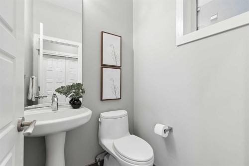 2207 32 Avenue Sw, Calgary, AB 