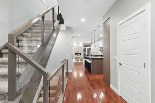 2207 32 Avenue Sw, Calgary, AB 