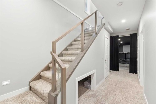 2207 32 Avenue Sw, Calgary, AB 