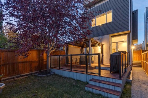 2207 32 Avenue Sw, Calgary, AB 