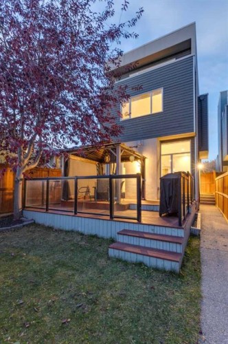2207 32 Avenue Sw, Calgary, AB 