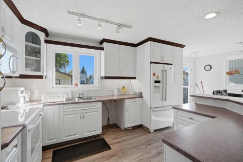 4615 31 Avenue Ne, Calgary, AB 