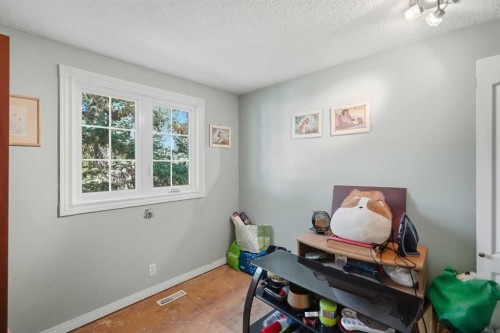 4615 31 Avenue Ne, Calgary, AB 
