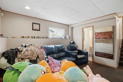 4615 31 Avenue Ne, Calgary, AB 