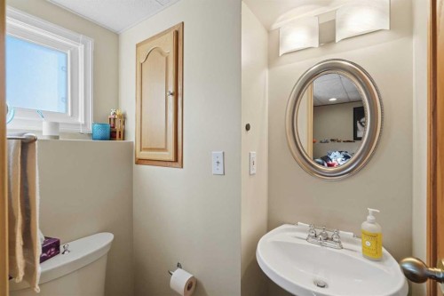 4615 31 Avenue Ne, Calgary, AB 