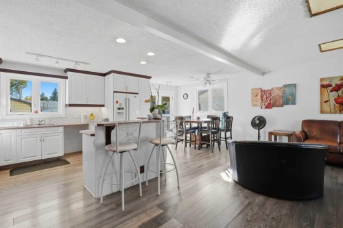 4615 31 Avenue Ne, Calgary, AB 