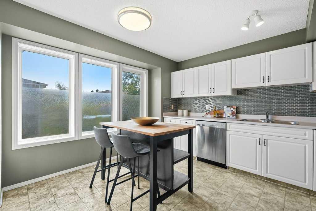 248 Regal Park Ne, Calgary, AB