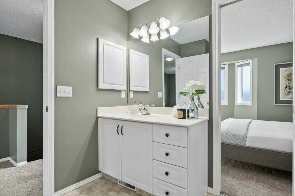 248 Regal Park Ne, Calgary, AB