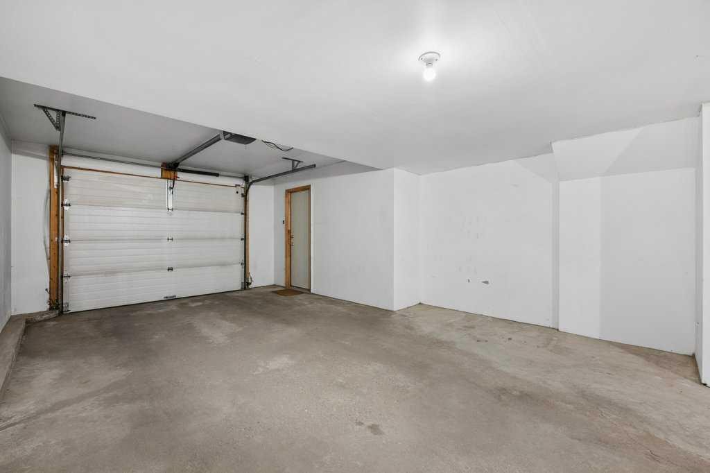 248 Regal Park Ne, Calgary, AB