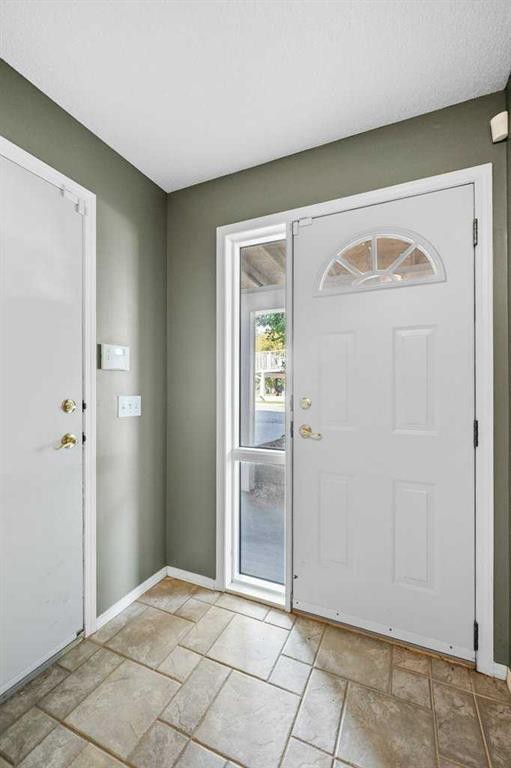248 Regal Park Ne, Calgary, AB