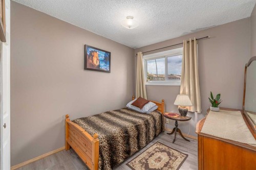 5631 1 Avenue Se, Calgary, AB 