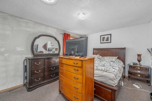 5631 1 Avenue Se, Calgary, AB 