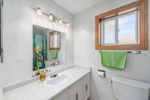5631 1 Avenue Se, Calgary, AB 