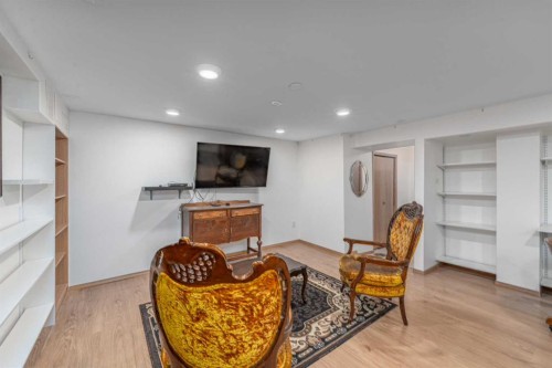 5631 1 Avenue Se, Calgary, AB 