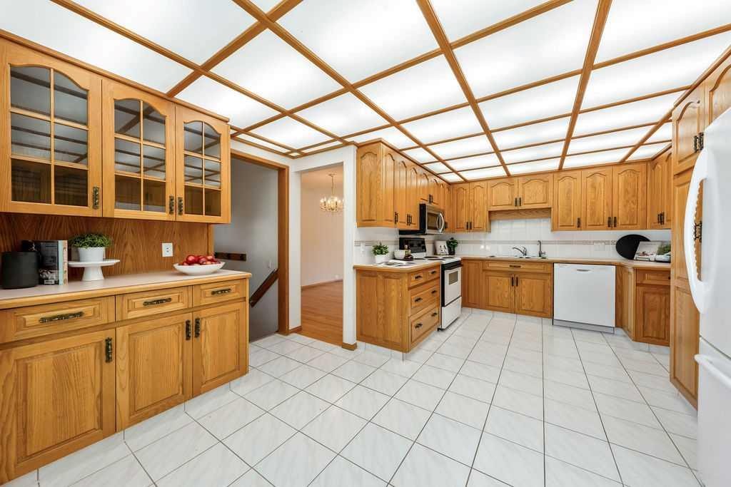 28 Brazeau Crescent Sw, Calgary, AB