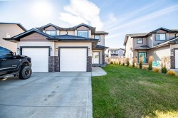 21 Pinetree Close Blackfalds, AB T4M 0G4