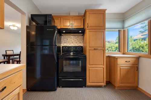 1415 Rosehill Drive Nw, Calgary, AB 