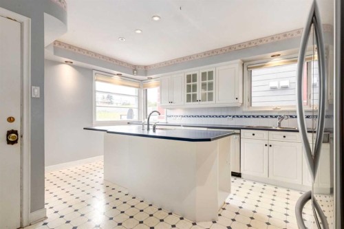 827 17 Avenue Nw, Calgary, AB 