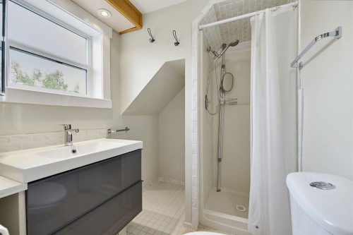529 18 Avenue Nw, Calgary, AB 