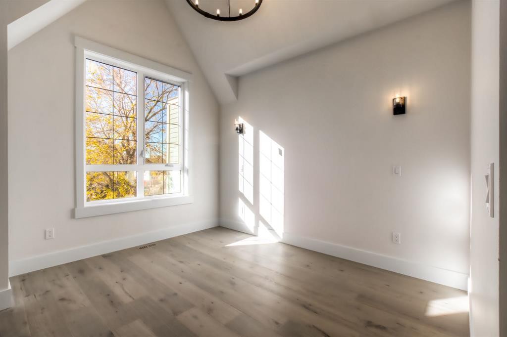 1028 18 Avenue Nw, Calgary, AB