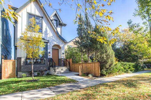 1028 18 Avenue Nw, Calgary, AB 