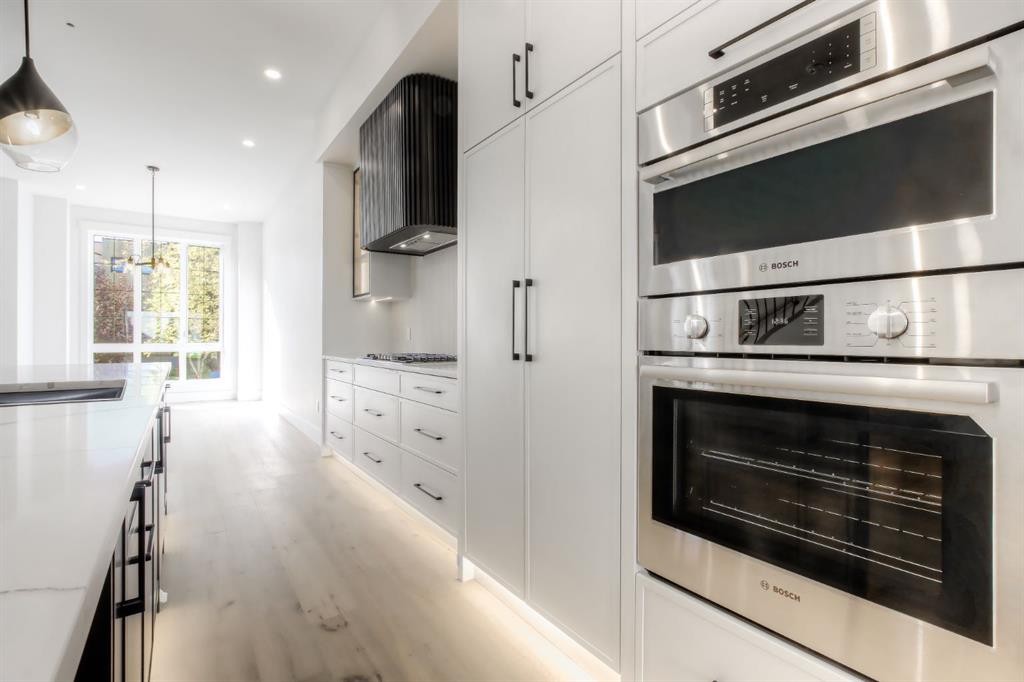 1028 18 Avenue Nw, Calgary, AB