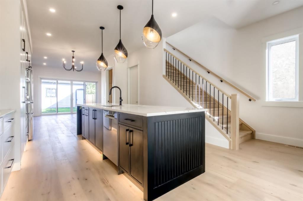 1028 18 Avenue Nw, Calgary, AB