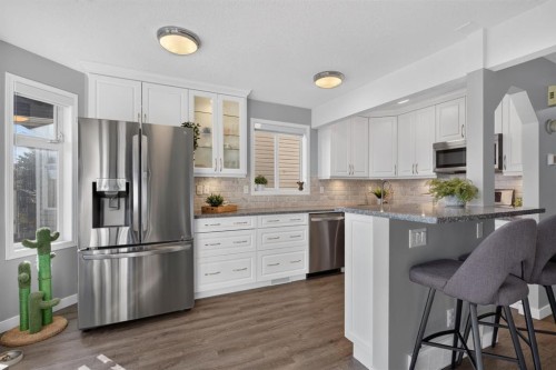 9-567 Edmonton Trail NE Airdrie, AB T4B 2L4
