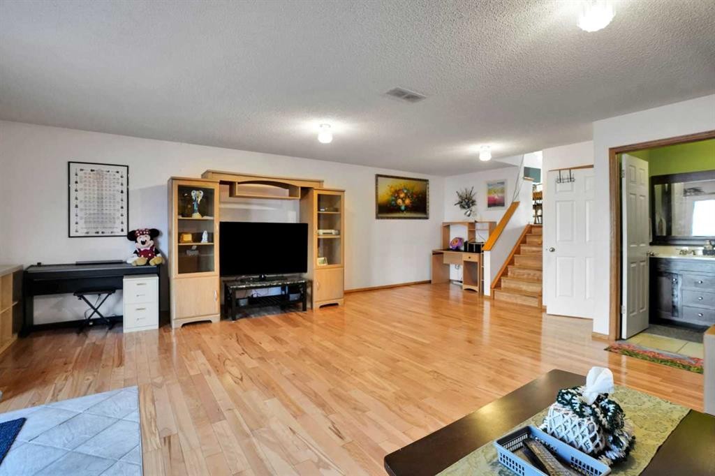 177 Erin Circle Se, Calgary, AB