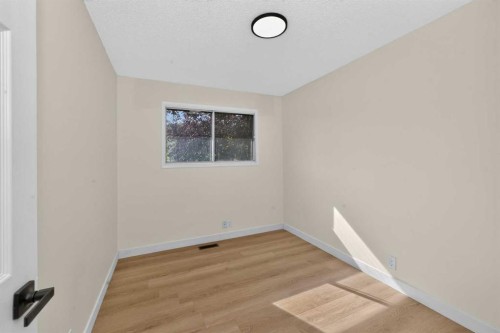 63 Beaconsfield Crescent Nw, Calgary, AB 