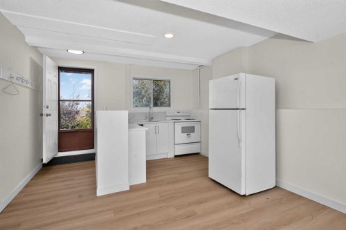 63 Beaconsfield Crescent Nw, Calgary, AB 