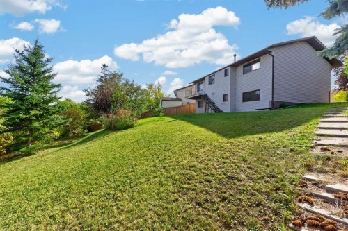 63 Beaconsfield Crescent Nw, Calgary, AB 