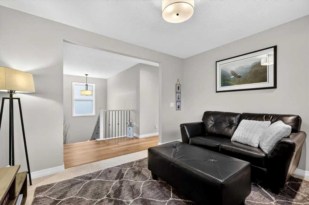 66 Masters Villas Se, Calgary, AB