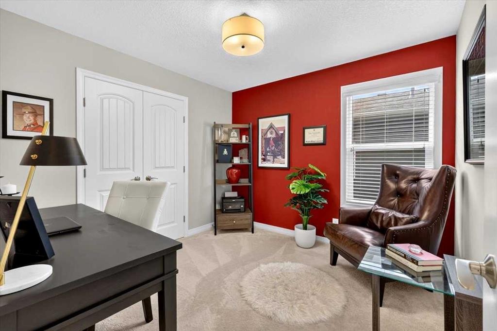 66 Masters Villas Se, Calgary, AB