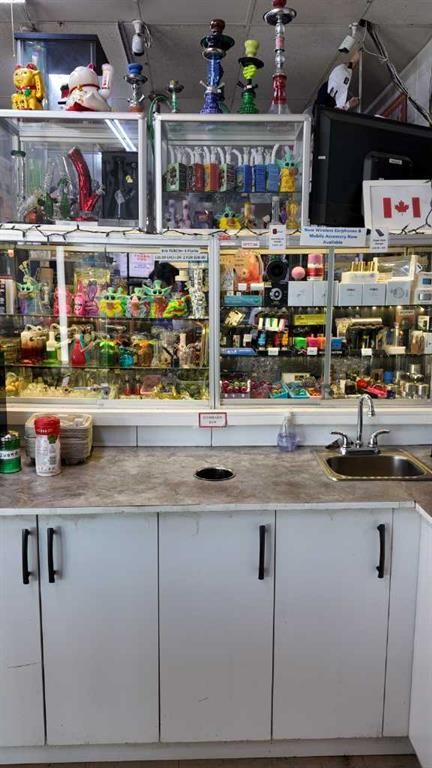 Northeast Convenience Store, Calgary, AB