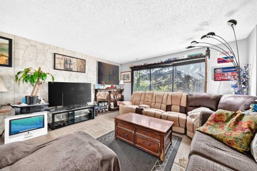 360 Rundlefield Road Ne, Calgary, AB 