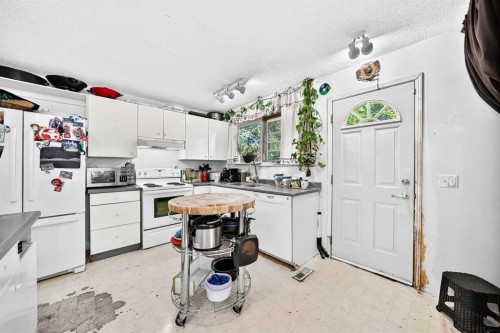 360 Rundlefield Road Ne, Calgary, AB 