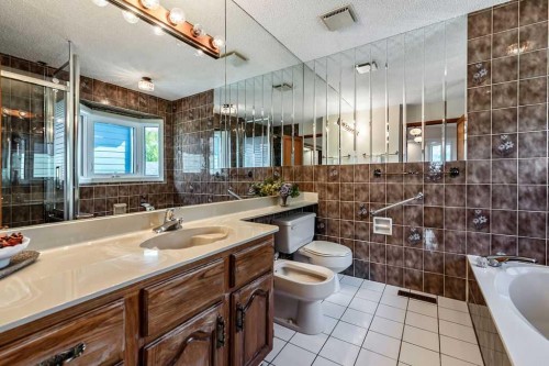 56 Bernard Way Nw, Calgary, AB 