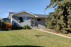 4827 Montana Drive NW Calgary, AB T3B 1G3