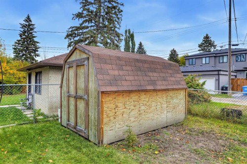 3132 45 Street Sw, Calgary, AB 